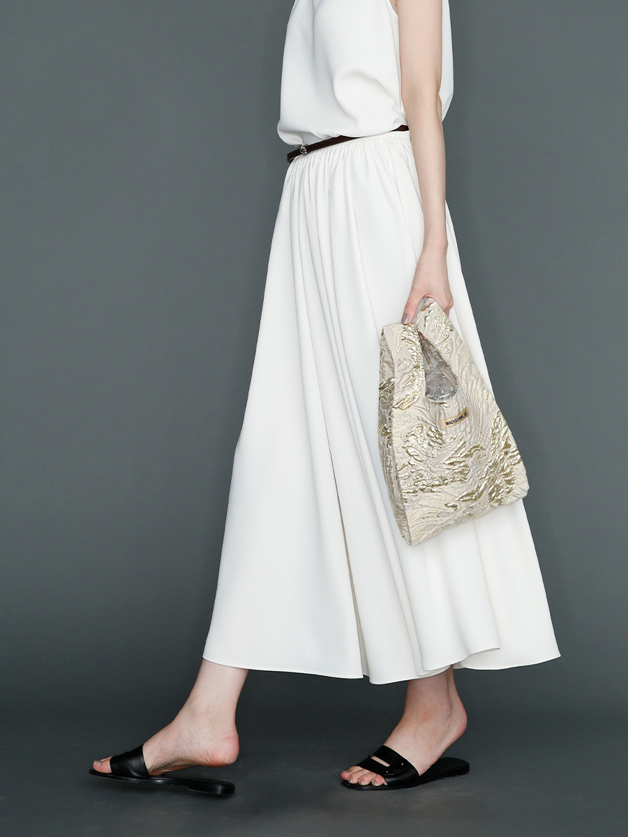 未使用級　マディソンブルー オーバーポンチョ　シルク混　アイボリー　00 未使用級 マディソンブルー オーバーポンチョ シルク混